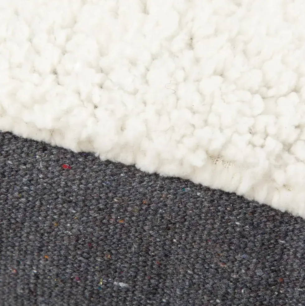Couchage pour chien coloris gris coussin Scruffs Eco Eden - Taille L 100 x 70 cm