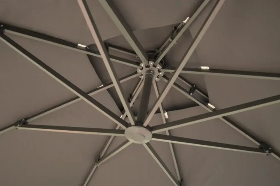 Parasol déporté carré coloris taupe - 300 x 300 cm