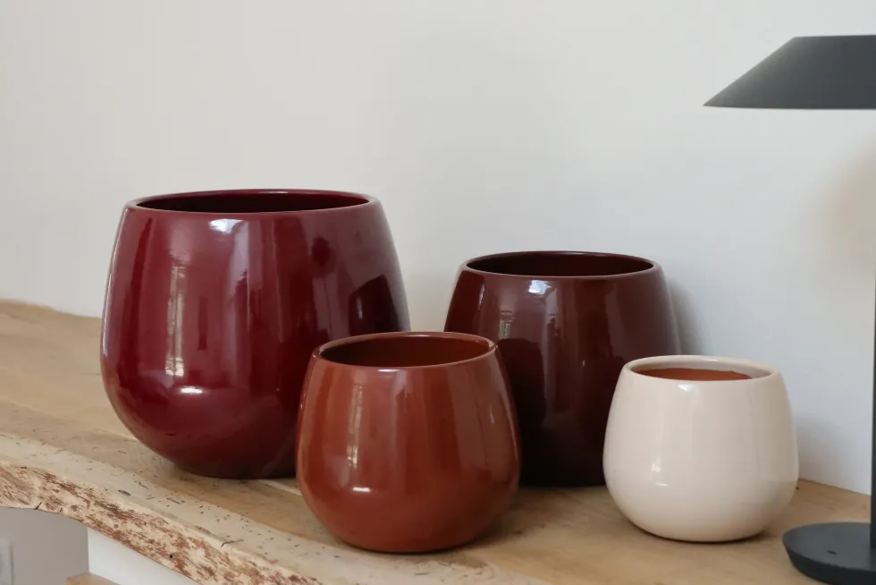Pot rond en terre émaillée coloris cerise Les Poteries d'Albi Cancale - Ø 25 x H 27 cm