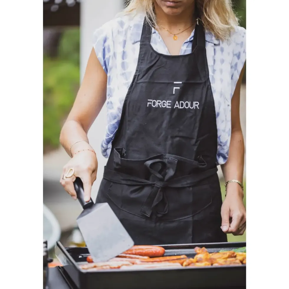 Spatule courte pour plancha coloris noir en titane Forge Adour - 26 x 10 x 0,65 cm